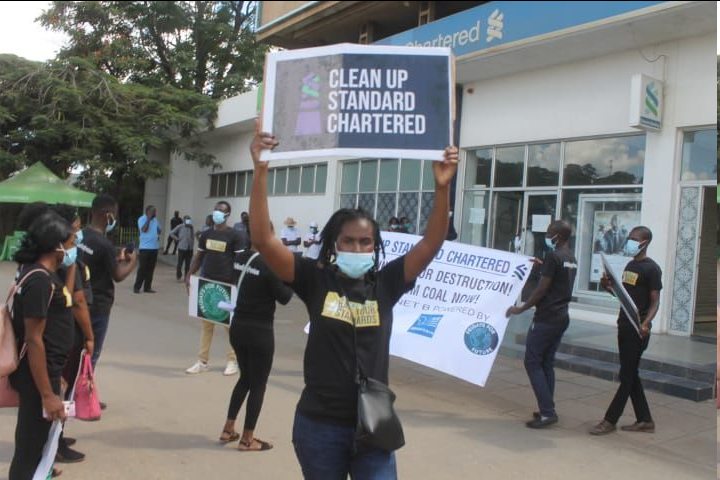 Fridays4future's tweet photo. The Global Climate Strike continues! Check out our amazing strikers from Lusaka, Zambia where they told @standchart to #CleanUpStandardChartered and Windhoek, Namibia where they said no to fracking!

Both countries are calling for #NoMoreEmptyPromises and an end to fossil fuel!!! https://t.co/18DG6ewztM