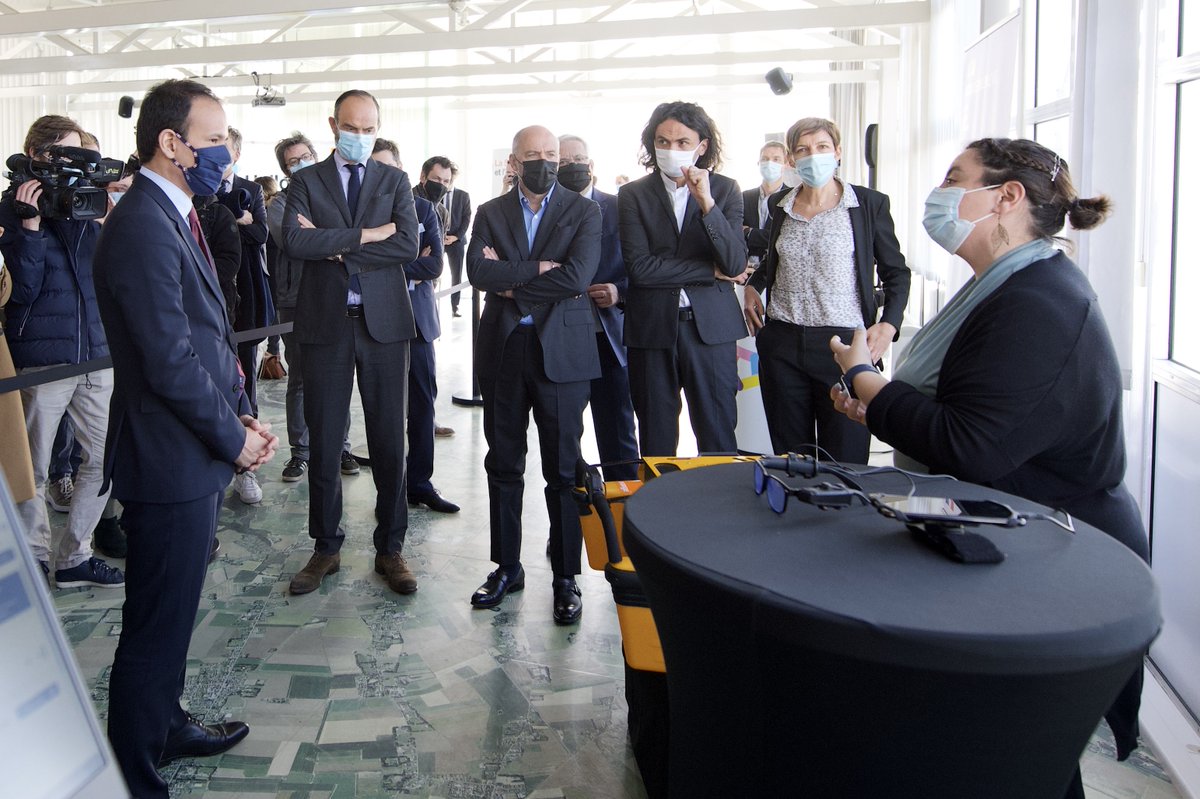 🚢<a href="/srichard/">Stéphane Richard</a> annonce l'ouverture de la #5G dans le 1er port français, le Havre, en présence de <a href="/cedric_o/">Cédric O</a> et <a href="/EPhilippe_LH/">Edouard Philippe</a>.
La 5G apportera une qualité de service inédite aux acteurs économiques de la zone industrialo-portuaire, et la possibilité de développer de nouveaux usages.