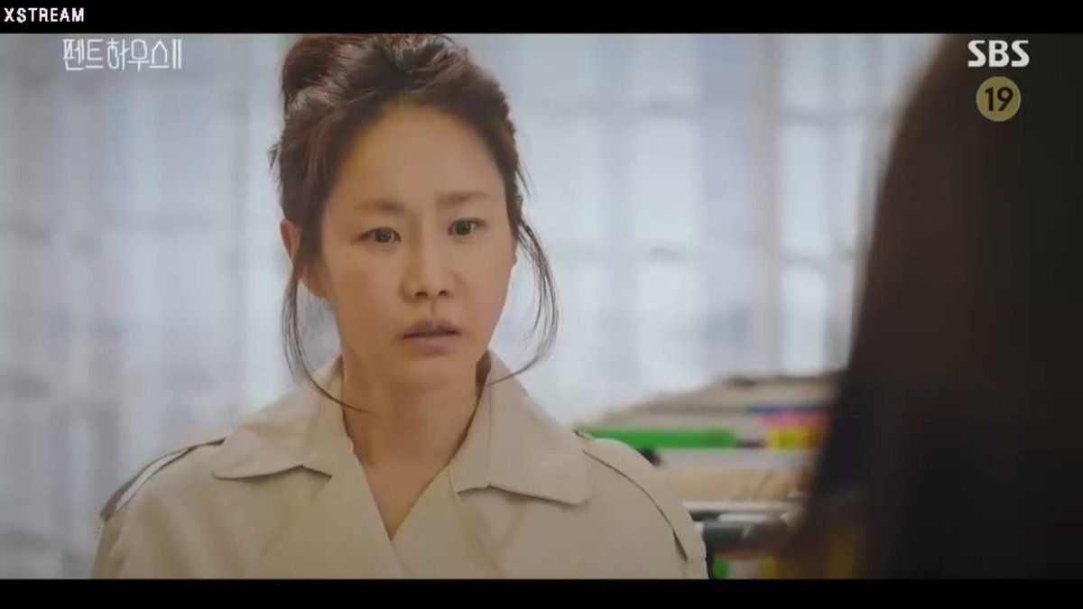 sajjangnlm's tweet image. she actually accepted her mom despite the bullying, wtfff these two's character development IM SOBBING #penthouse2 #penthouse2ep9