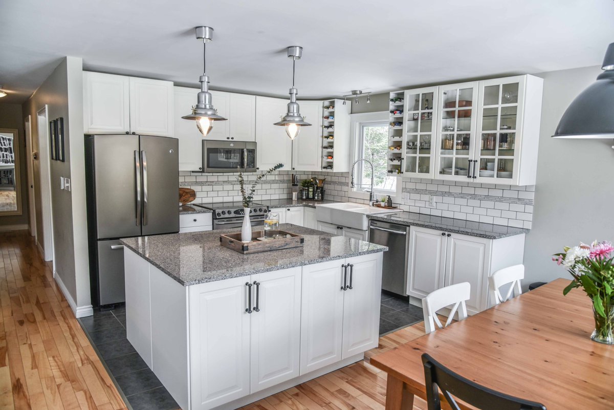 BugMeAnytime's tweet image. Welcome to 609 Russham Rd., my NEW LISTING‼️ Pristine, updated hi-ranch home situated on a country lot between Pembroke and Petawawa! 🏡Open concept main level with a renovated kitchen with heated floors and granite counters. ✅Contact me today for a showing! 📲 613-639-8045