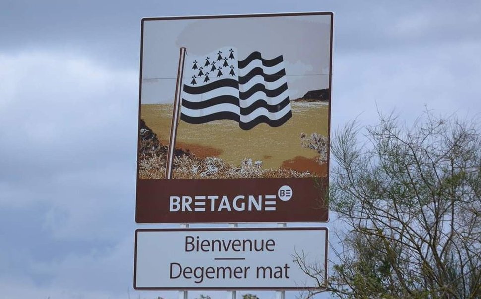 Météo Bretagne (@meteobretagne) on Twitter photo #Météo #Bretagne #Confinement3
Amis parisiens et d'ailleurs, 😊😇
Durant votre séjour en Bretagne n'oubliez pas le réflexe <a href="/MeteoBretagne/">Météo Bretagne</a> pour la couleur du ciel. ✌️ #Météo #Bretagne #Confinement3
Amis parisiens et d'ailleurs, 😊😇
Durant votre séjour en Bretagne n'oubliez pas le réflexe <a href="/MeteoBretagne/">Météo Bretagne</a> pour la couleur du ciel. ✌️