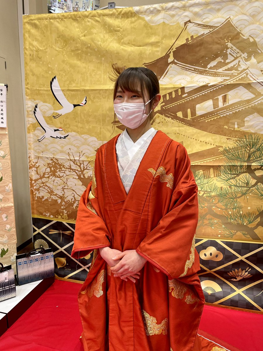 着物すずのき 日の出店 على تويتر すずのき日の出店清水です 大奥展 2日目 すずのきで衣装提供させていただいた打掛 実際に木村文乃さんがお召しになったものです 織元は山口美術織物 皆さん さすが女優 着物すずのき 日の出店 على تويتر すずのき日の出店清水です 大奥展 2日目 すずのきで衣装提供させていただいた打掛 実際に木村文乃さんがお召しになったものです 織元は山口美術織物 皆さん さすが女優