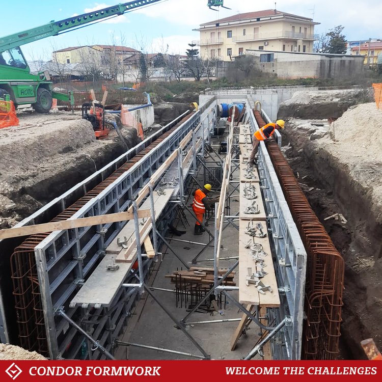 condor_formwork's tweet image. #Condor consolida la presenza nell’#assistenza allo sviluppo dei #trasporti 

I sistemi #Optimo utilizzati per: 

✅  Pareti perimetrali
✅  Canali sotterranei per il deflusso delle acque
✅  Ampliamento delle linee dell’Alta Velocità

Visita il sito ➡ condorspa.com