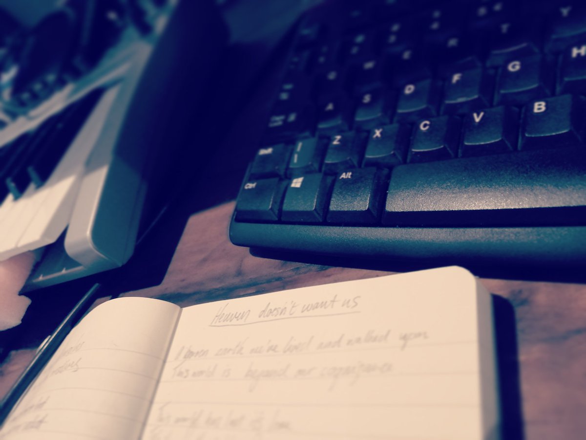 A 🎼🎶🎤 collab coming soon
#grotesquepandora #polardust #inmisery
#postpunk #alternative #homestudio #postrock #recording #semicrophones #higherself