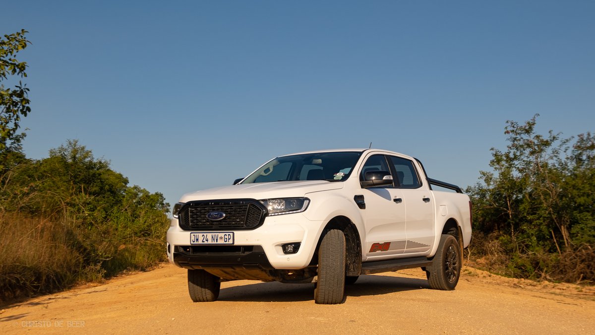 BaasDeBeer's tweet photo. Had some fun playing around with this lovely #FordRangerFX4 earlier this week... Thanks for lending it to @justinleephotos and me, @fordsouthafrica!
More photos to come π
#fujifilmxt3 #ford #activatelife https://t.co/vIdJNdXZIO