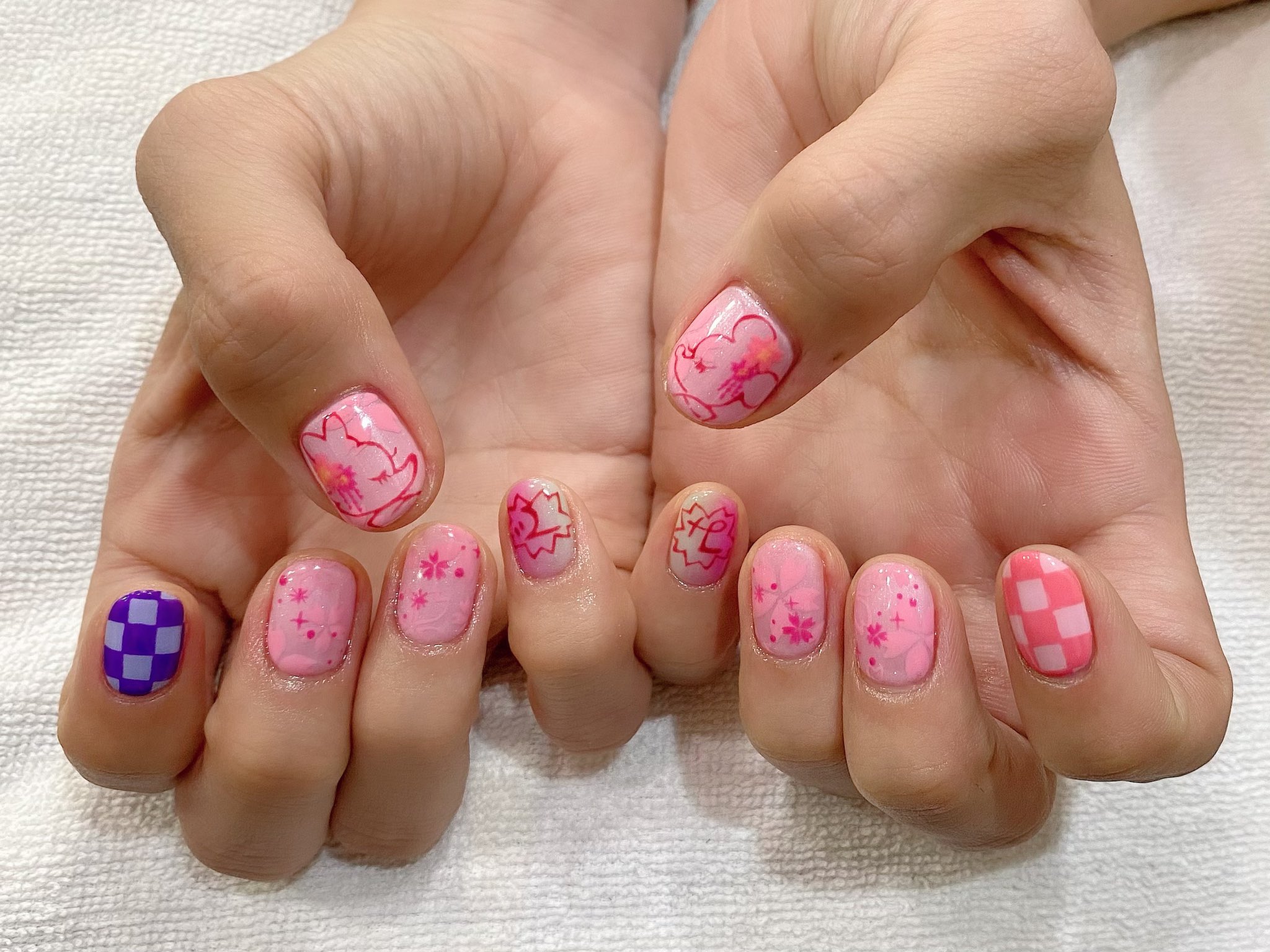 𝓐𝓼𝓱 ｄ垢兼用w 春ネイルにしたよ テーマは桜 やっぱりこの時期は桜です ディズニーネイル 痛ネイル 桜ネイル 春ネイル Posh新宿 女子力おじさん T Co Xqnascdmad Twitter