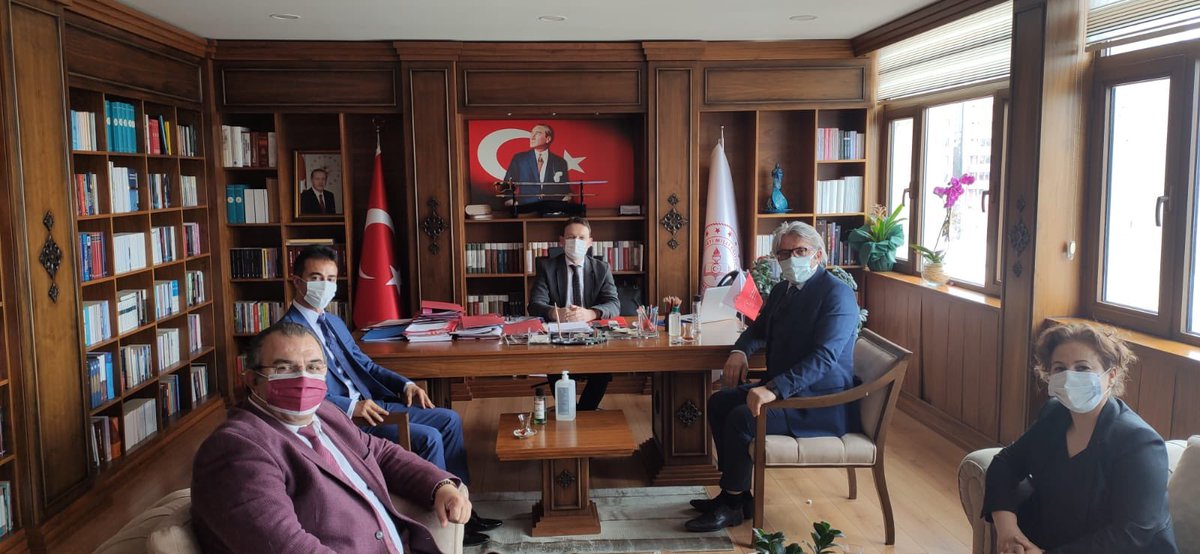 MEB <a href="/mebpgm/">Personel Genel Müdürlüğü</a> Sn.<a href="/omerinan06/">Ömer İNAN</a>'ı ziyaret ettik.
ULEDEF/EYUDER ailesi olarak hizmet puanı hususunun mahkeme kararı ile düzeltilecegine inanıyor, bu hususta Genel Müdür Sayın İNAN 'a ve Bakanlığımız yetkililere daima  öğretmenlerimizin yanlarında oldukları için teşekkür ediyoruz.