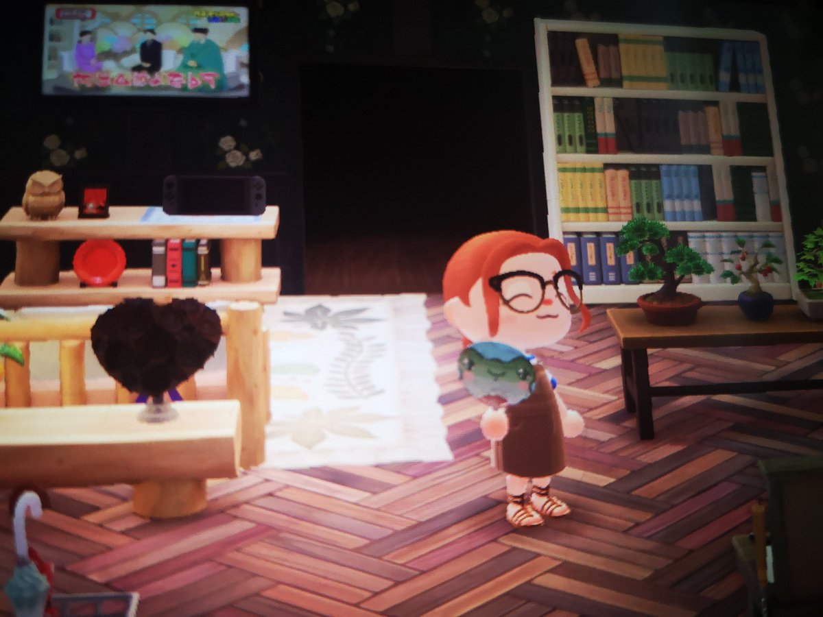 Bumblesthefox's tweet photo. I'm having way too much fun with the new #designportal in #ACNH. Have a little froggy fan. #ACNHDesign #frog #AnimalCrossingNewHorizons https://t.co/R2RGHJh291