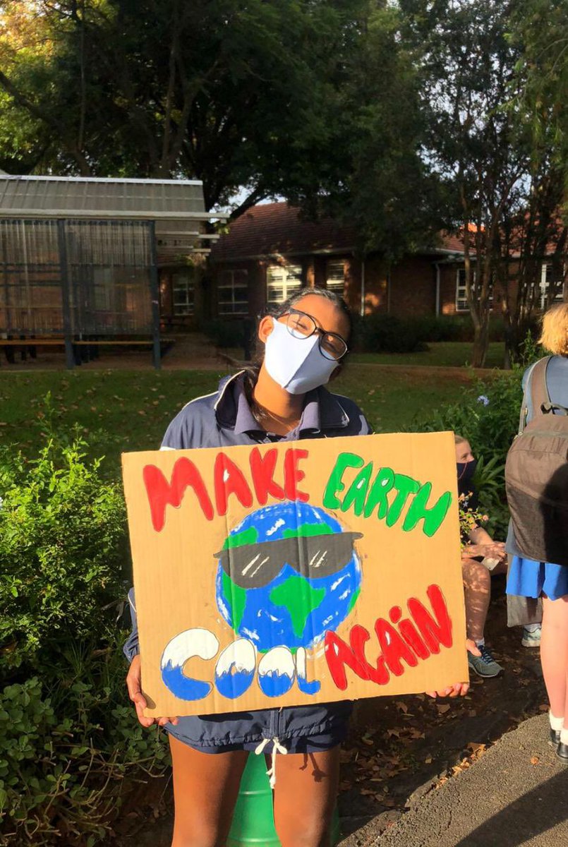 serafarista's tweet photo. 19 March- global climate day of action 🌎 @CJCharterSA @350Africa @CollectiveMVT @Greenpeaceafric #climatejustice 
#creecythecarboncriminal https://t.co/e07IFqxZhX