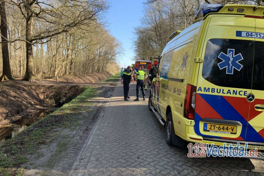 Persoon overleden bij tragisch ongeval met tractor in #Schuinesloot. 112Vechtdal.