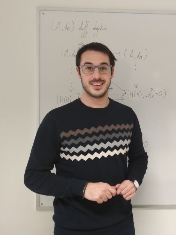 unizar's tweet photo. En la pasada edición, @pitimanero @iuma_unizar y monologuistas @RISArchers quedó 3º con su monólogo “To bet or not to bet”, y también fue finalista la biotecnología Inés Mármol @tallarines941 https://t.co/PzbX5wkpUP