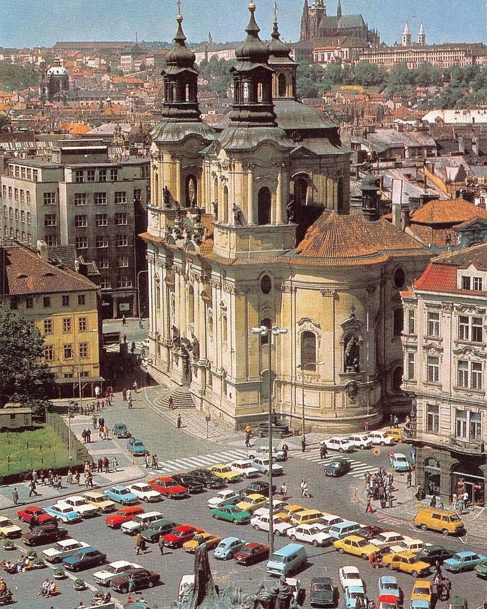 guiadepraga's tweet photo. Plaza de la Ciudad Vieja a finales de los aňos 70
Foto: Jaroslav Sýbek
#Praga #Praha #Prague #Prag #republicacheca #republicatcheca #czechguide #czechrepublic #ceskarepublika #cesko #tschechien #tschechischerepublik https://t.co/2j4tDDIFmS