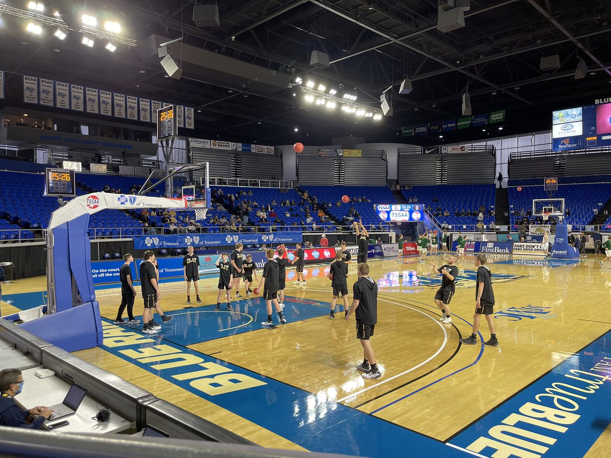 amymdodson's tweet image. The Bulldogs have taken the court for round 2 of state! #claycountybulldogs