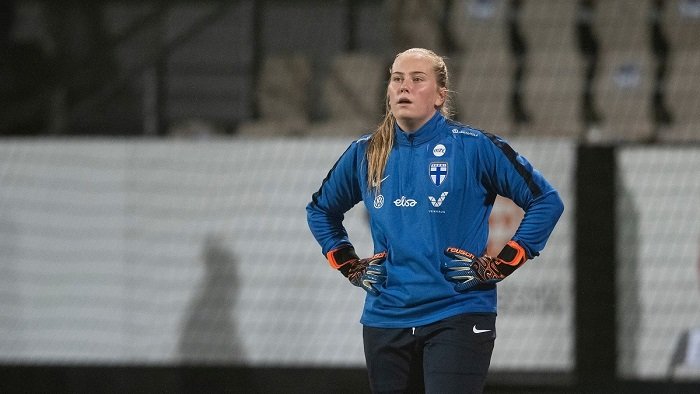 FPAFinland's tweet photo. Ammattina jalkapallo: Milla-Maj Majasaari, @AIKFotbollDam 

🗣️Pitää myöntää, että vähän välillä tuntuu jopa epätodelliselta, että nyt olen täällä ja pelaan ammattilaisena.
➡️ https://t.co/AJPCBPtSWp

@millamajasaari #Pelaajayhdistys #ammattinajalkapallo https://t.co/r7sJmc1Y7m