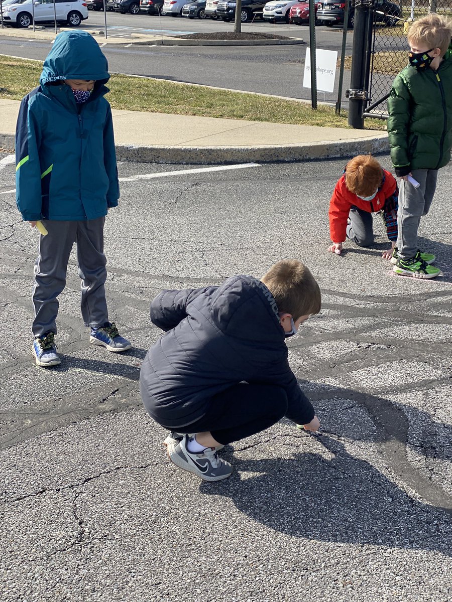 MrsZebertavage's tweet photo. We are learning how objects, like our bodies, are opaque. That means light cannot pass through it. We can tell we are opaque because of our shadows! #whatmakesfcspecial @OwenJRobertsFC @Ojrscience https://t.co/YjIQqxe659