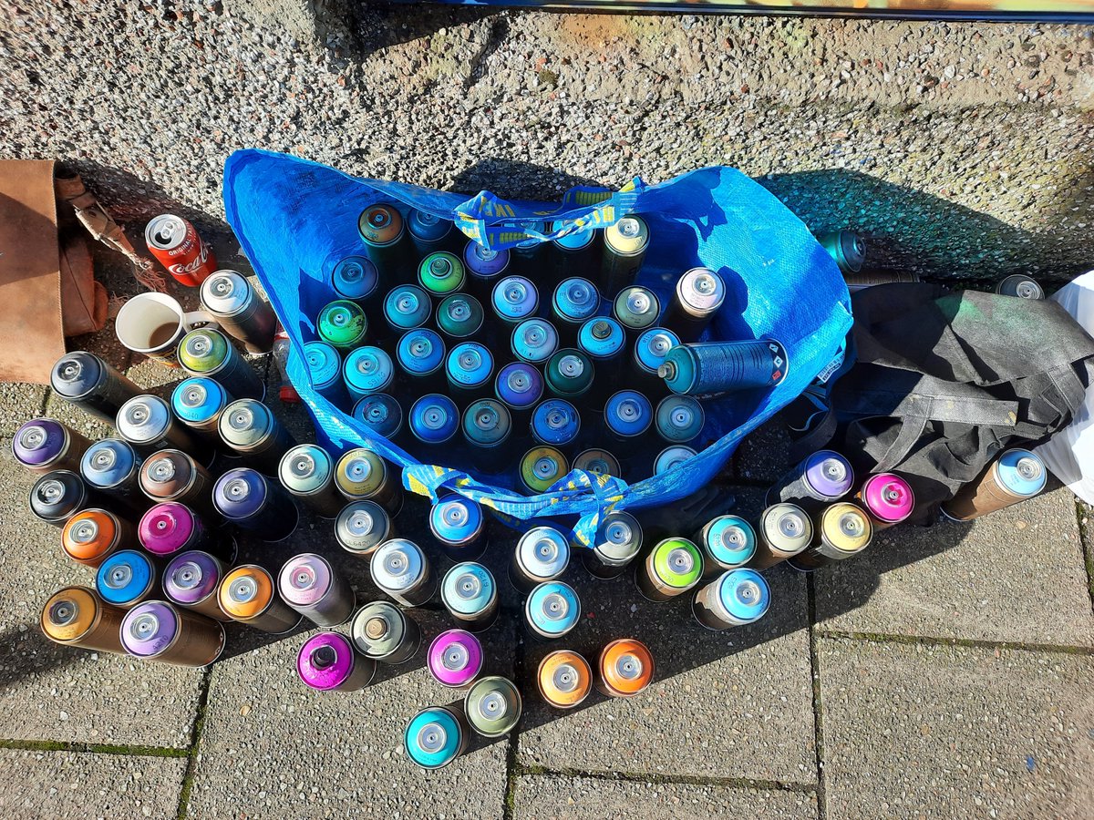 InverChamber's tweet photo. Great inventiveness from ICC member, The Wee Crafty Owl who enlisted the help of graffiti artist and illustrator Barry the Cat to give their shutters this amazing artwork using spray paint freehand

#iccmembers | #inverclydechamber | #inverclydebusiness | #creativeinverclyde https://t.co/6BwZLiWajR