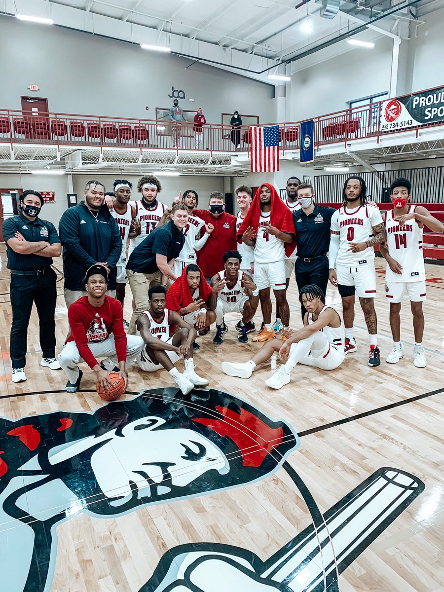 We are currently looking for one final  manager for the upcoming basketball season and school year of 2021-2022. 

Email acsparrow@campbellsville.edu or DM us if you are interested

#CTL🪜