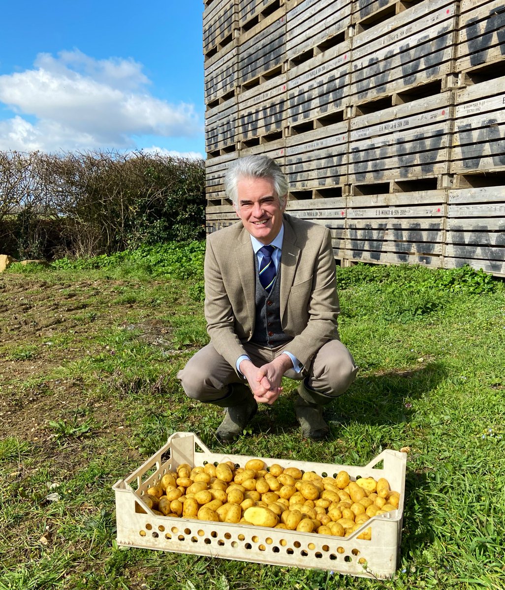 jcartlidgemp's tweet photo. Great to meet up with local potato producers on the peninsula this morning, supplying some of our biggest supermarkets with high quality Suffolk spuds. https://t.co/lTvIaRaZ09