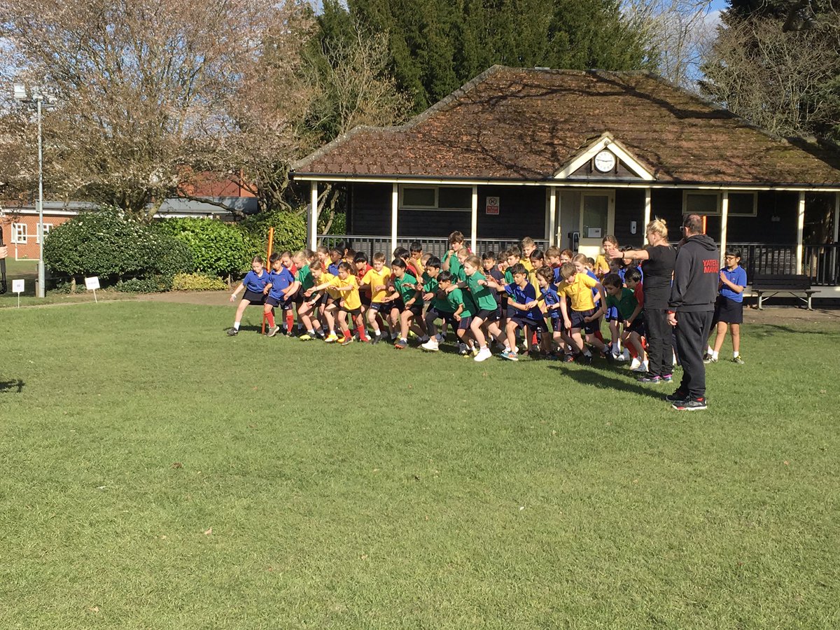 YMS_Year3's tweet photo. Year 4s are off now. https://t.co/FXsJ2HQtnd