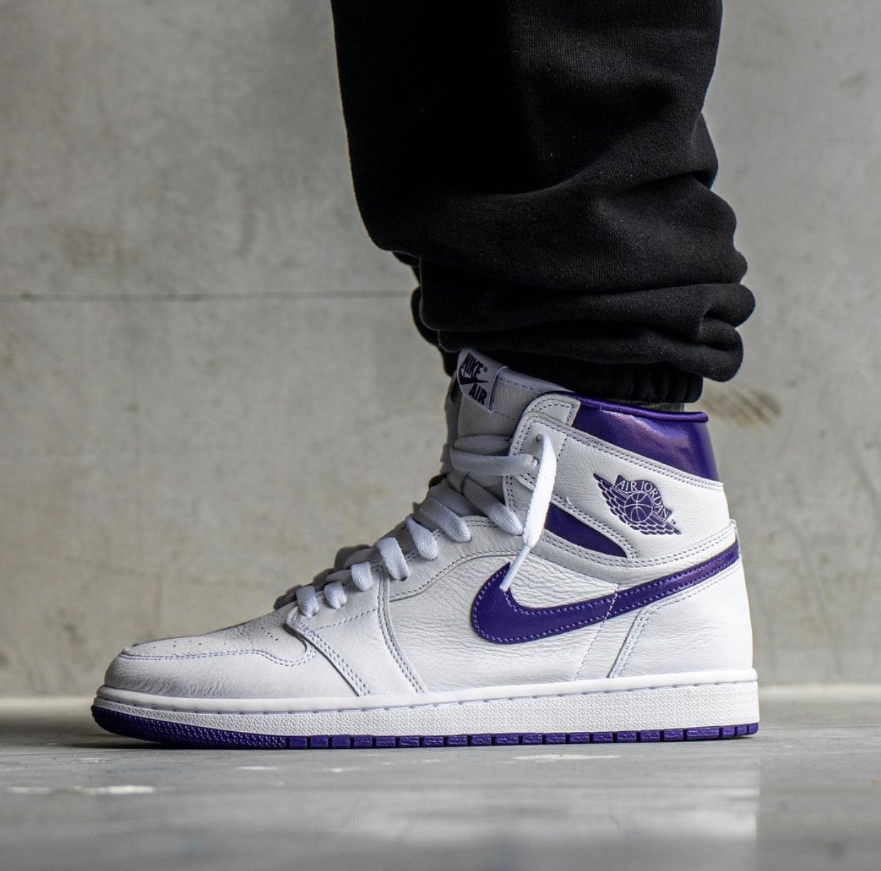 Air Jordan 1 "Metallic Purple"