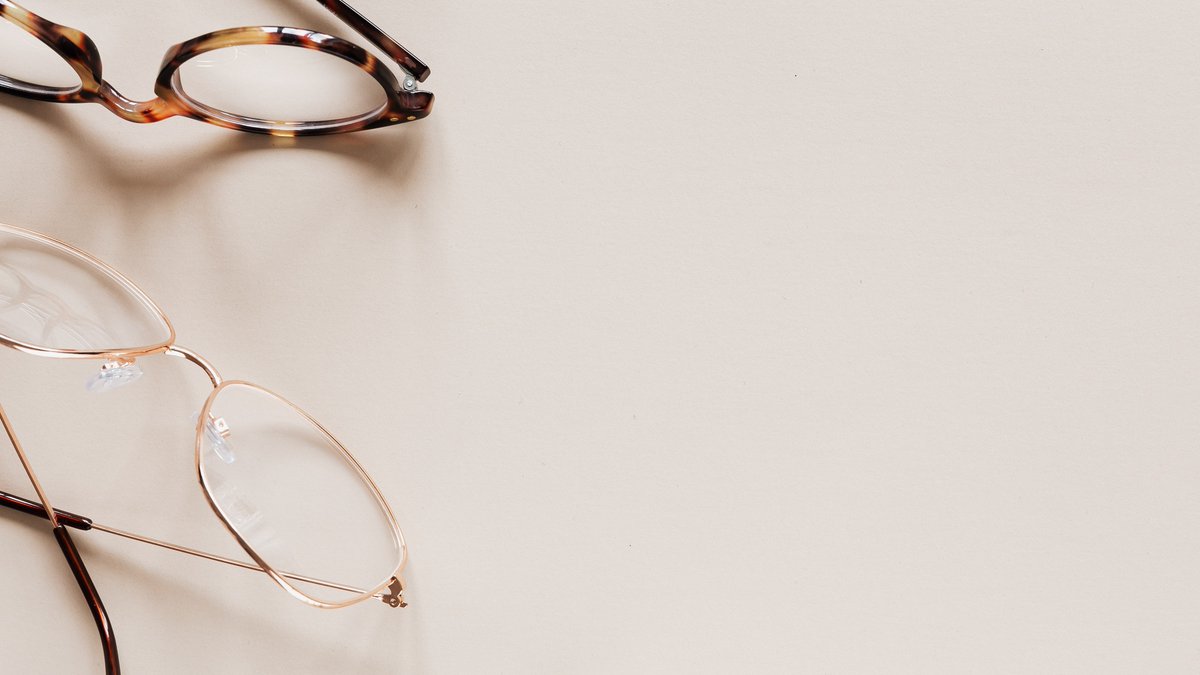 EssilorFrance's tweet photo. Besoin de changer de lunettes ? #Essilor vous accompagne :
1. Testez votre vue en ligne
2. Vérifiez si votre ordonnance est valide
3. Prenez RDV chez un professionnel 📅 

▶️ https://t.co/IPeY7LTZVp
#Opticien #TestDeVue #SantéVisuelle https://t.co/i1j3OxU6fK