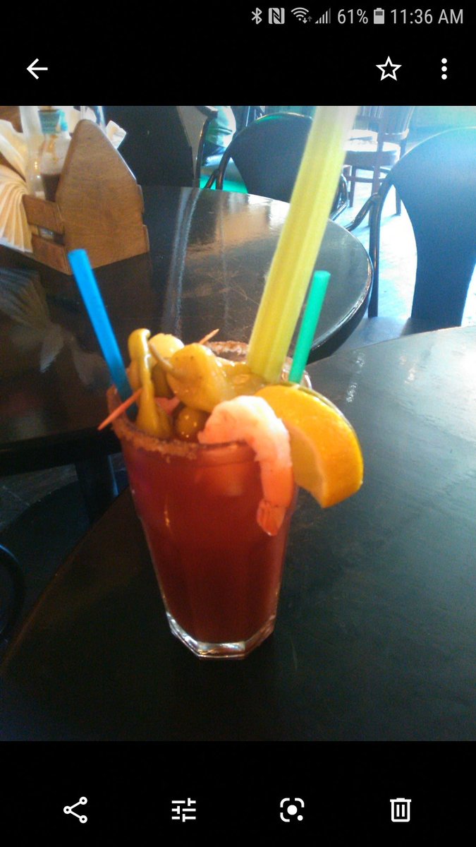 divinebovine1's tweet photo. @topshelfmofo3 I live halfway between these. @cilantro_chive and #MonkeyTop. https://t.co/Y9SA0NfQXb