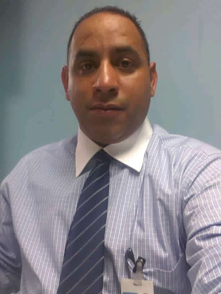 1. La gran familia del #Cicpc con mucho dolor informa la partida física del Inspector Eberson Alberto Andrade Hernandez, adscrito a la oficina de Interpol (Maiquetía), quien fallece a consecuencias de la covid-19, terrible enfermedad que azota a #Venezuela y al mundo.