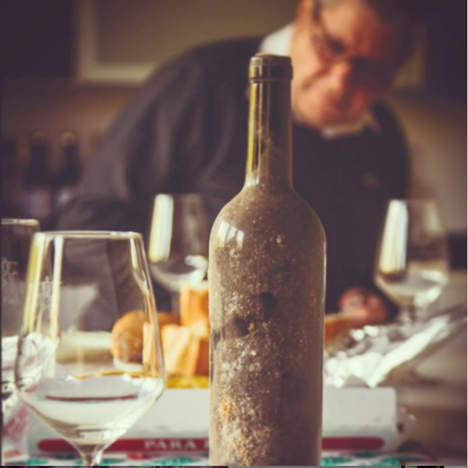 ontanonbodegas's tweet photo. Feliz día del padre! Esperamos podáis disfrutar de su compañía. Por aquí brindaremos con ellos con algún vino especial...
Salud para todos! 🍷
#ontanon #ontañon #ontanonfamilia #riojawine #rioja #vino #diapadre #ruedado #riberadelduerodo https://t.co/oxNOzkq1P5