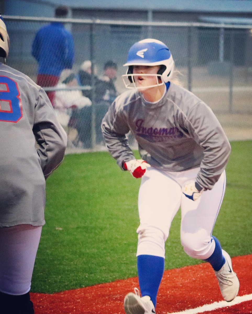 dana_redhead's tweet photo. KB hit TWO home runs in last nightโs game!!! ๐๐ป๐๐ป๐ช๐ผ๐ฅ ๐ฃ
#2runhomer #3runhomer https://t.co/4swo1dvX4t
