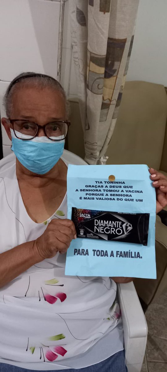 VickBborges's tweet photo. Aqui nossa vovó Toninha após receber a segunda dose da vacina. Todos da família agradecidos e felizes! #TamoJuntoBMD #VacinaParaTodosJa https://t.co/ICj0xKjMVk
