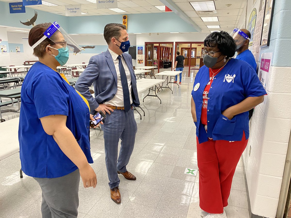 JCPSSuper's tweet image. Thanks to @JBAtkinsonEagle for letting me stop by yesterday afternoon. It was another great visit, and I’m so proud of our schools for creating such a positive environment for our students. #JCPSReturn