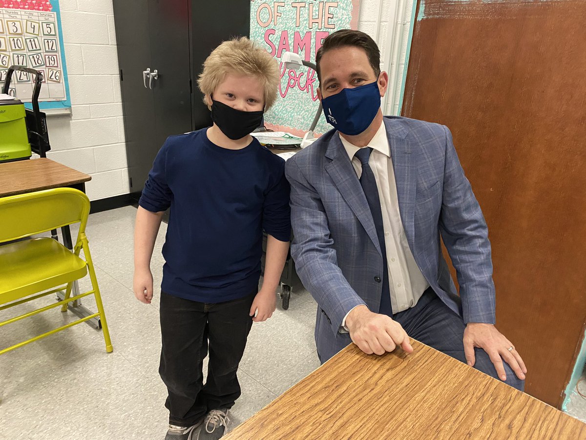 JCPSSuper's tweet image. Thanks to @JBAtkinsonEagle for letting me stop by yesterday afternoon. It was another great visit, and I’m so proud of our schools for creating such a positive environment for our students. #JCPSReturn