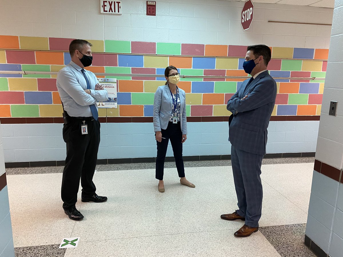 JCPSSuper's tweet image. Thanks to @JBAtkinsonEagle for letting me stop by yesterday afternoon. It was another great visit, and I’m so proud of our schools for creating such a positive environment for our students. #JCPSReturn