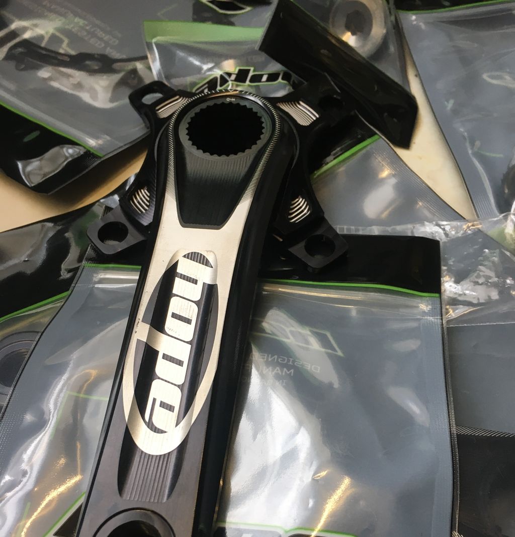 wheelism's tweet photo. Building up a custom @Hopetech crankset with 150mm cranks for @trailrippers Ruben’s new jump bike. It’s a joy to work with such beautiful, solid components.

#artmeetsengineering https://t.co/GKjqyuhzBN