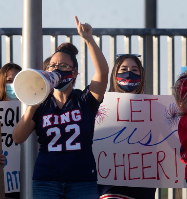 LBY3's tweet photo. ICYMI:

California cancels sideline cheerleading, citing coronavirus concerns.

Cheerleaders, parents protest new guidelines, saying the activity can be done with social distancing.

My story, with photos by @Cyamanaka7: https://t.co/YXM7uSVetS https://t.co/TElJQEm8Xf