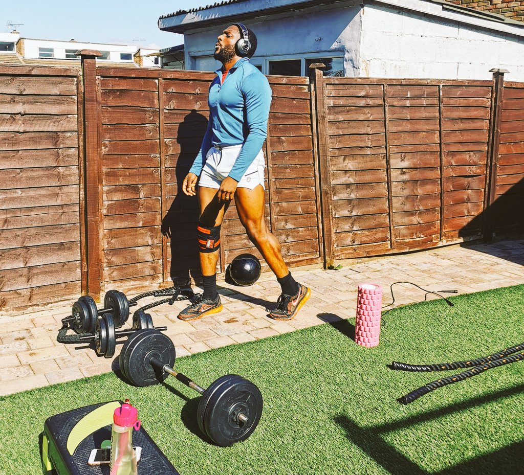 walegates's tweet image. How it started and how to it went...
#StayInWorkOut #FridayVibes