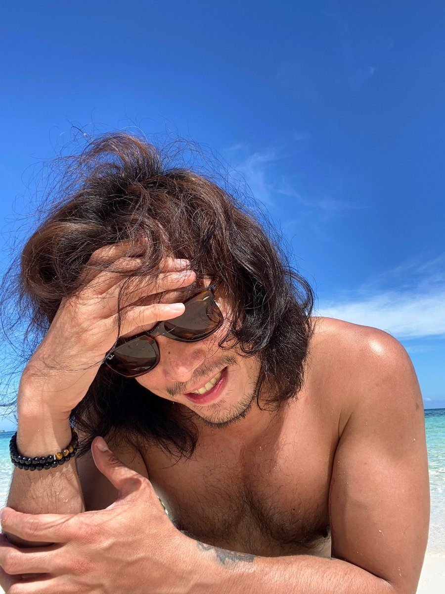 computerbird's tweet photo. Frizz and 33 degrees. #SummerOf2021 https://t.co/Ak9VslolTM