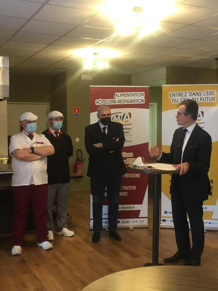kohn_jerome's tweet photo. APPRENTIS SOLIDAIRES : LES CHASSEURS ONT DU COEUR 

Cet après-midi, au CFA Loiret de la CMA Centre - Val de Loire, nous avons le plaisir de symboliser l’action solidaire « Les chasseurs ont du cœur » avec la Fédération des Chasseurs du Loiret et la Banque Alimentaire. https://t.co/HxH2HYZ1Je