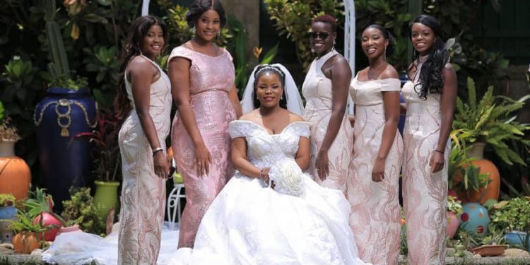 MyWeddingUG's tweet photo. The art of having two maids of honour... https://t.co/xC9cNhUlOc

#mywedding https://t.co/XPw2aMUF01