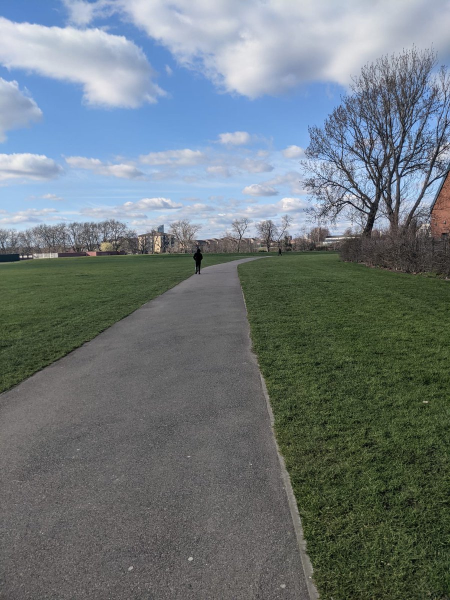 MPSBarkDag's tweet photo. Safer Schools Officers PC Whitehead and PC Delivett are conducting foot patrols around the Barkey Abbey vicinity as part of #OpBempton @lbbdcouncil 1548EA https://t.co/RkHydGIRoO