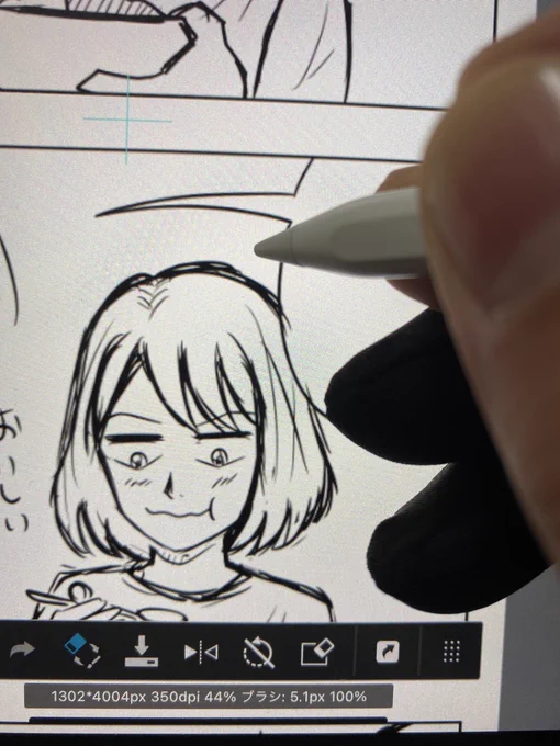 下描き出来たので明日ペン入れしよう
仕事が忙しくなってきたけどコツコツ描くよ 
