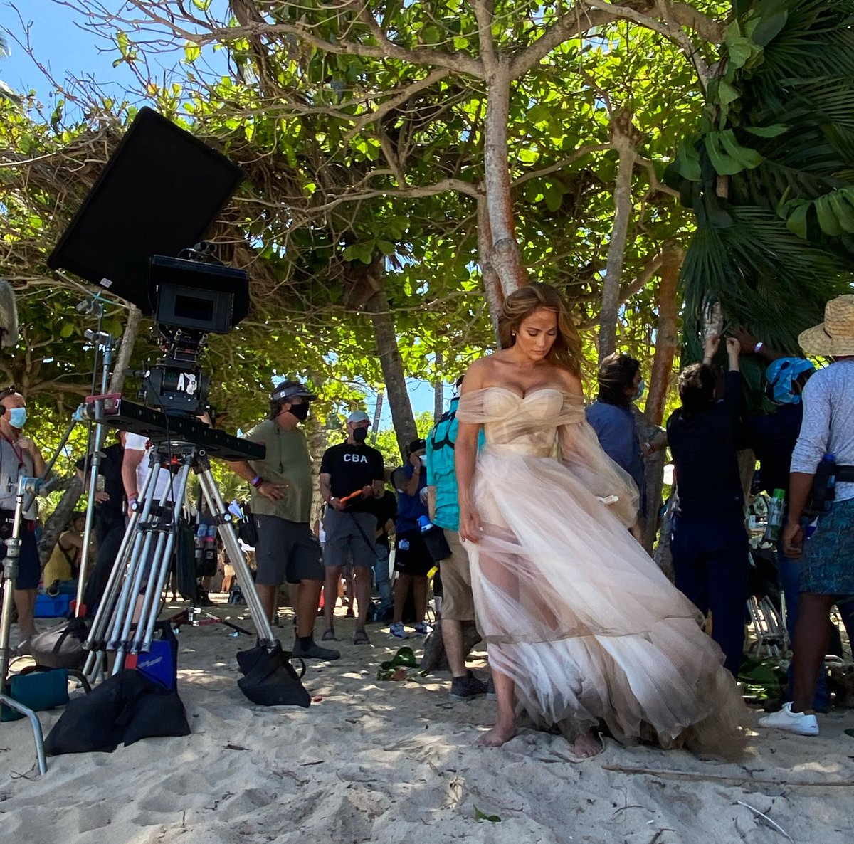 Eye on the prize. 🌴 🌊 🎥 #ShotgunWedding #MakingMovies #SetLife #ProducerLife #BTS @egt239