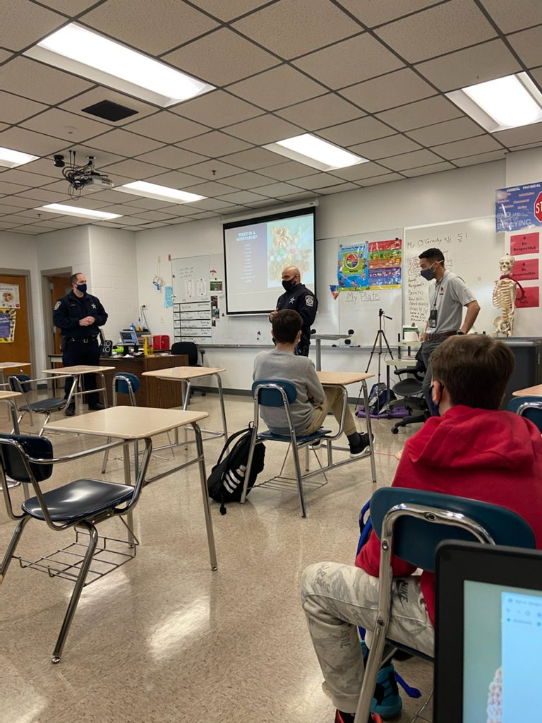 A big thank you to Officers O’Leary and Malik for taking time to talk with our 8th grade health students today. <a href="/ArlHtsPOLICE/">A.H.P.D.</a>