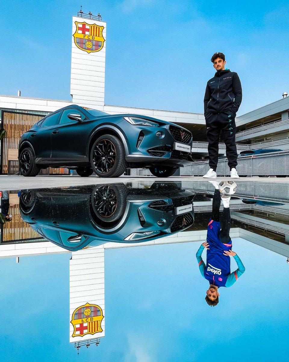 🙃El mundo al revés by <a href="/CUPRA/">CUPRA</a> 🚘