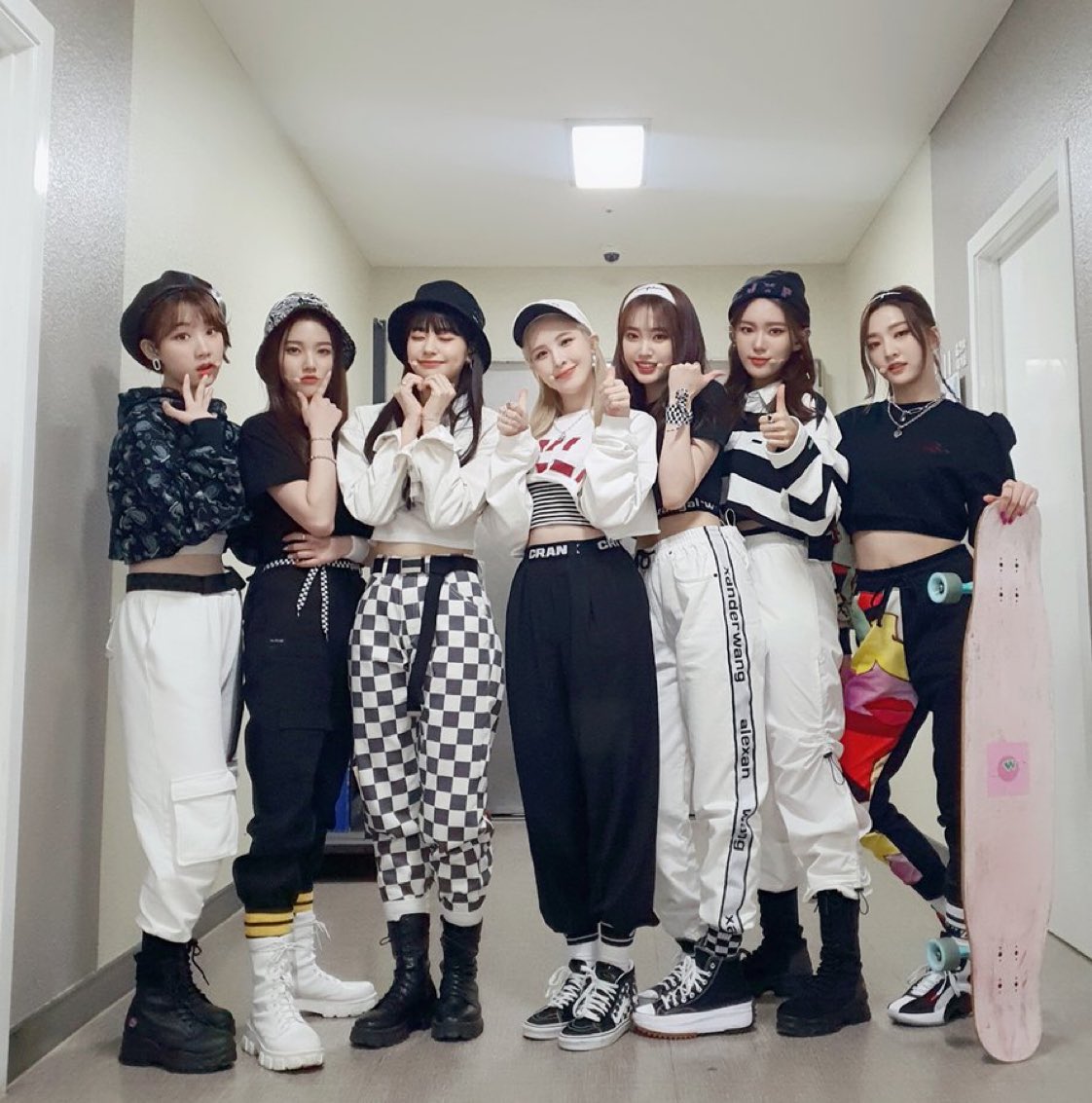 _Weeeklys's tweet photo. [📸] 

❤2021.03.19 뮤직뱅크❤
데일리 여러분의 마음 속으로 씽씽🛹 달려갈 위클리😘
뮤직뱅크 'After School' 무대 완료🙌
즐거운 금요일 위클리와 함께해요❣

#Weeekly #위클리
#이수진 #먼데이 #지한 #신지윤  
#박소은 #조아 #이재희
#We_play #AfterSchool https://t.co/5h5h4NKG1E
