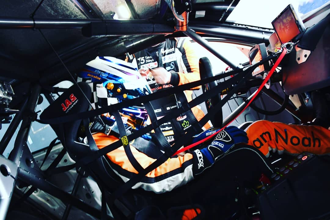 teamnoah75's tweet photo. 金曜日、無事に終了
明日は予選〜!
#TeamNoah
#NoahGarage
#TeamNOAH #75号車
#SuperTaikyu #S耐
#STTCR #75 #CivicTCR
#おとぎの国CivicTCR
#hondaracing
#芳賀邦行 A
#蘇武喜和 B
#霜野誠友 C
#谷岡力 D
#やましんphoto
#otogino
#PETRONASsyntium
#dexcel
#C72 K&G
#建助
#WickyzDesign https://t.co/cBGf0cYv4v