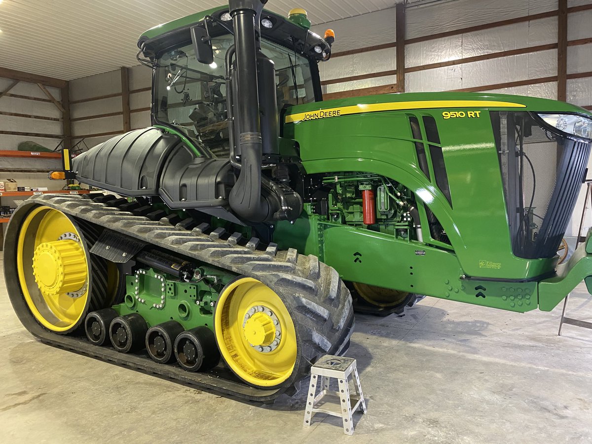 farm3066's tweet photo. Polishing the beast so we can go get it dirty again #farmerproblems https://t.co/cOYUxhj034