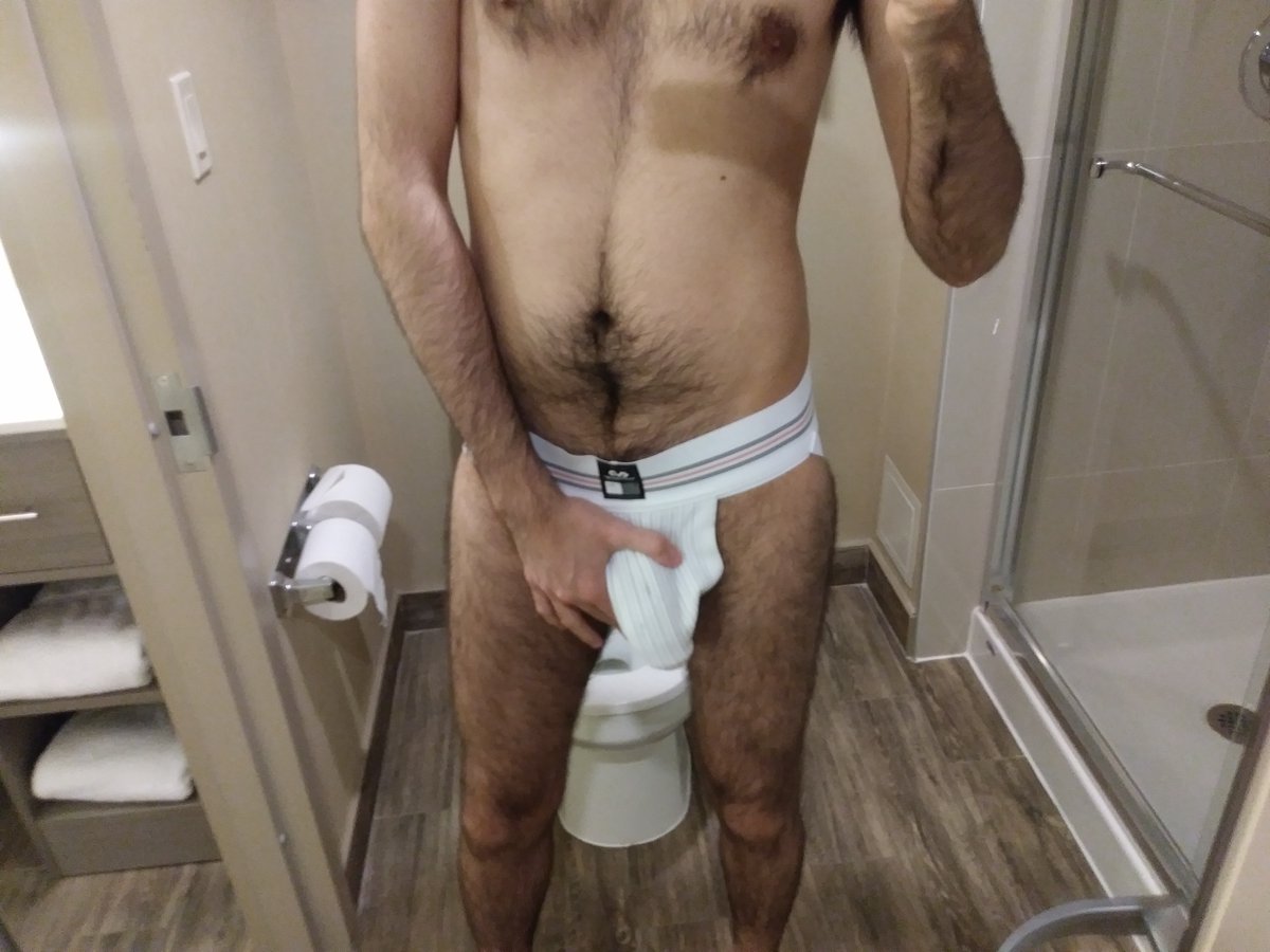 HairyStylez4's tweet photo. My tasty asshole after a workout #Sweaty #workoutsweat #asshole #hairyasshole #hairybutthole #butthole #workoutfilth #filthy https://t.co/dZECpM09Im