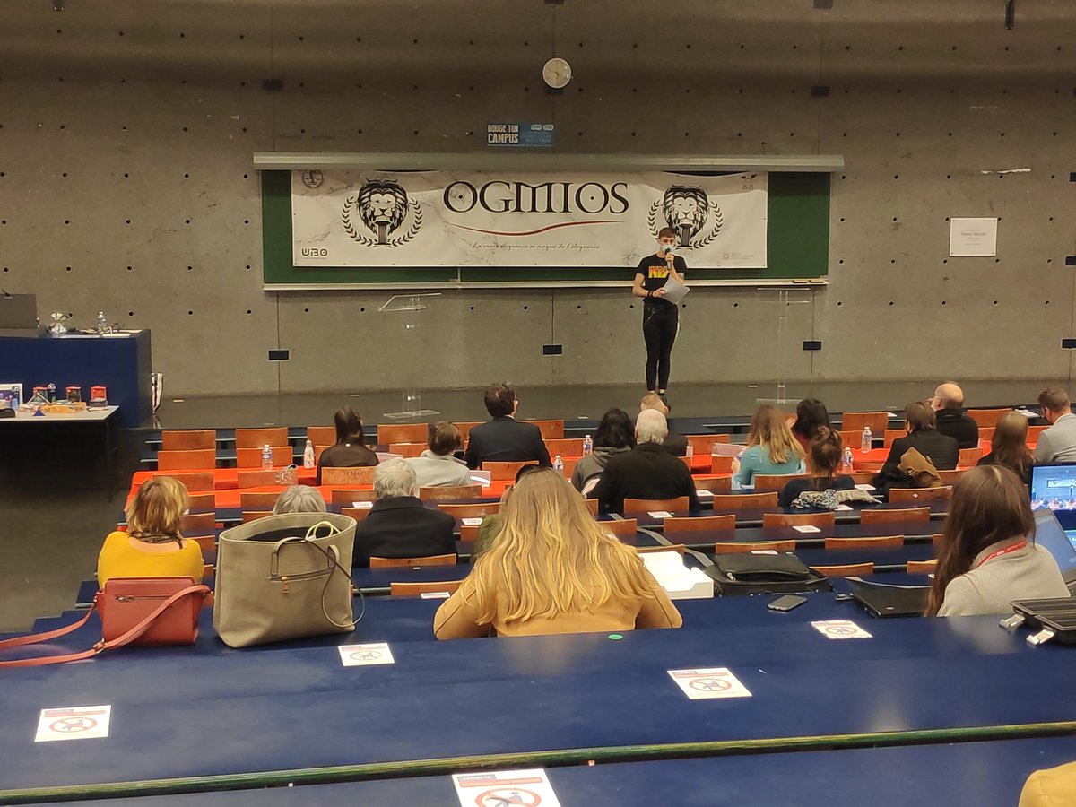 Je suis présent au concours d'éloquence de <a href="/ACID_Brest/">ACID Brest</a> au près de la @federationares et de la <a href="/fedebzh/">Fédé B</a> pour être témoin de la jeunesse éloquente bretonne qui s'épanouit malgré la covid tout en respectant les gestes barrières