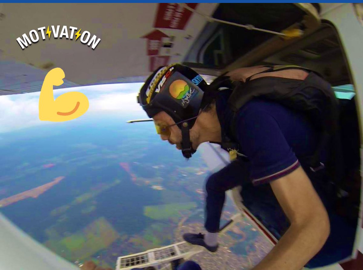 Allan_pvh's tweet image. A hora que o filho chora e a mãe não vê!!! 🤣👍🏼💪🏽😎 #skydive #paraquedismo #funjump